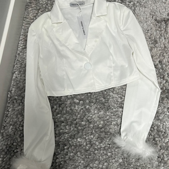 White set - Picture 2 of 6